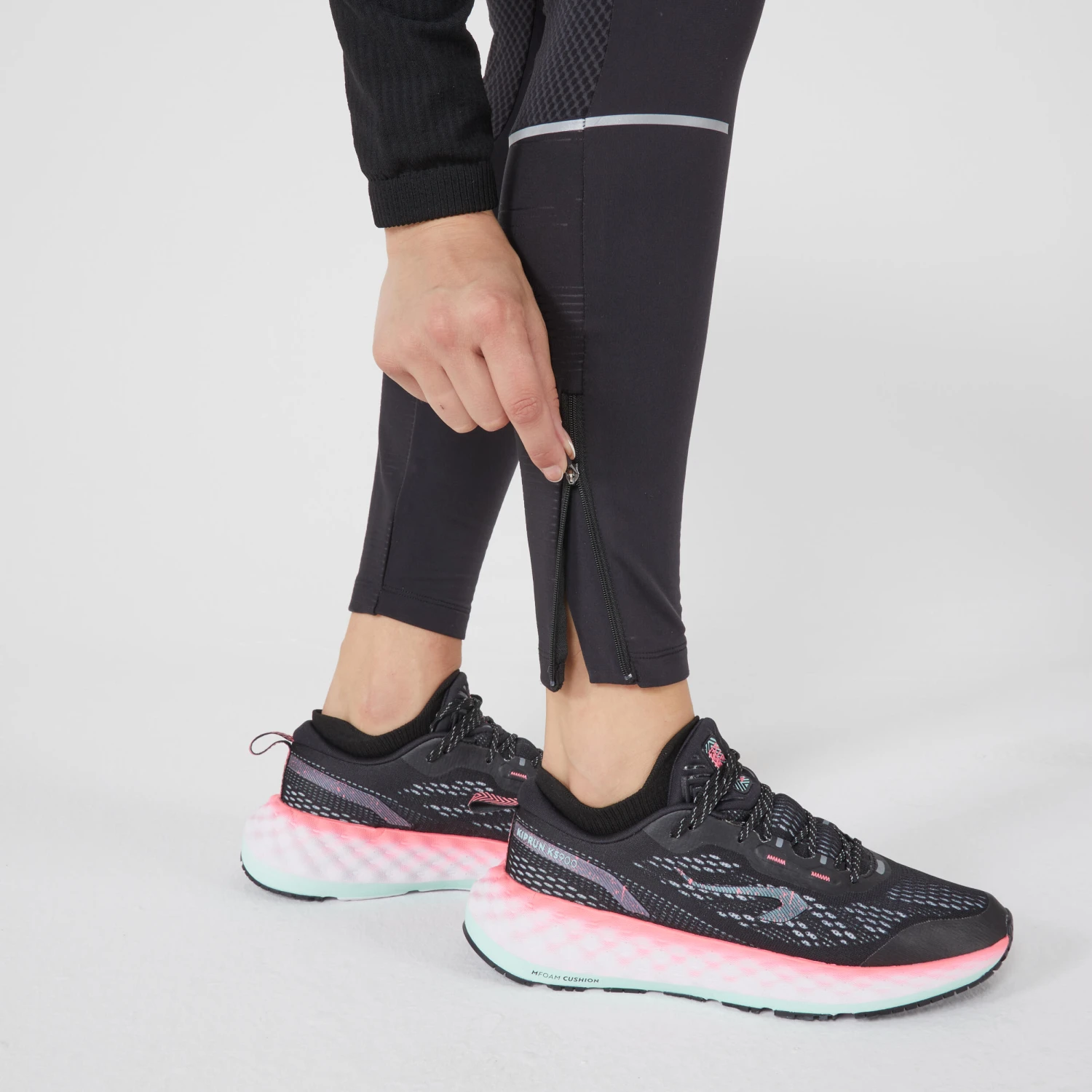 KIPRUN WARM RAIN - WOMEN'S WARM WATER-REPELLENT RUNNING TIGHTS KIPRUN WARM RAIN - WOMEN'S WARM WATER-REPELLENT RUNNING TIGHTS -Outdoor Sports Store k1a8cf58061e8dab74744c8105d64d3aa