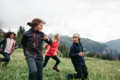 Quechua Kids’ Softshell Hiking Jacket - MH550 Black -Outdoor Sports Store k634397cf40b1cdf277e8eab800e536c1