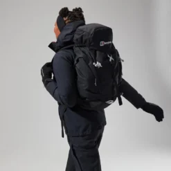 Berghaus Hillwalker InterActive Shell Jacket -Outdoor Sports Store k71a34f77c25af0429d5ef75f7fc9e9a6